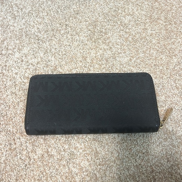 1053. Worn Once - Michael Kors Black Leather Long Zip Around Wallet - Picture 3 of 7